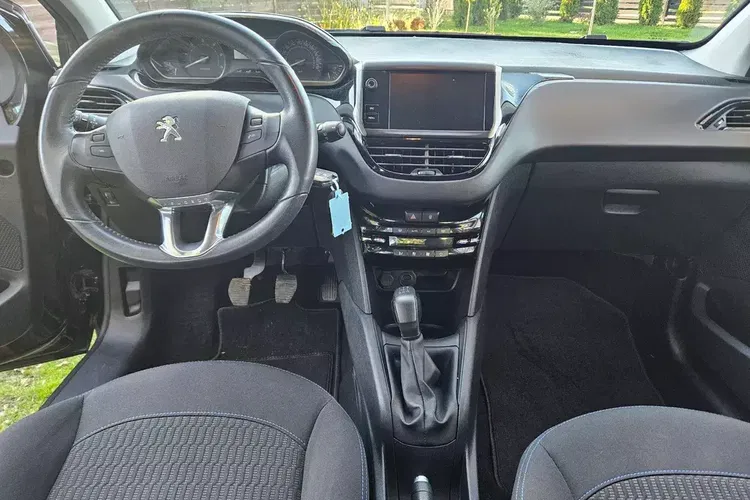 Peugeot 208 zdjęcie 11