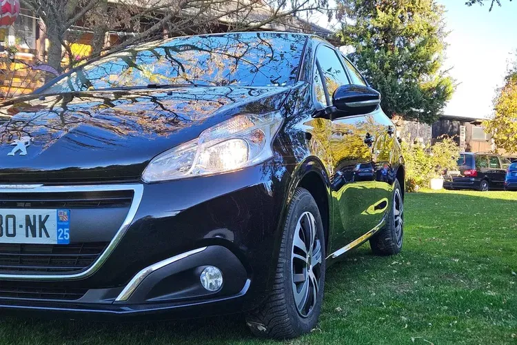 Peugeot 208 zdjęcie 28