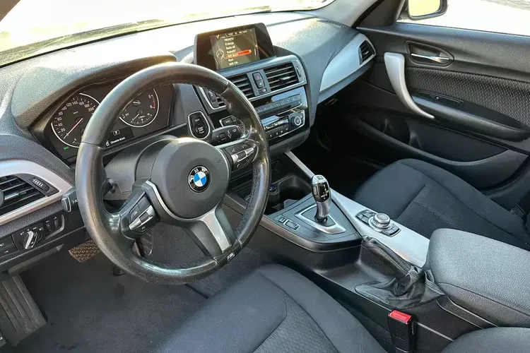 BMW Seria 1 zdjęcie 16