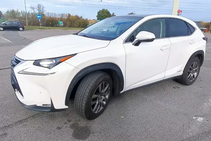 Lexus NX zdjęcie 10