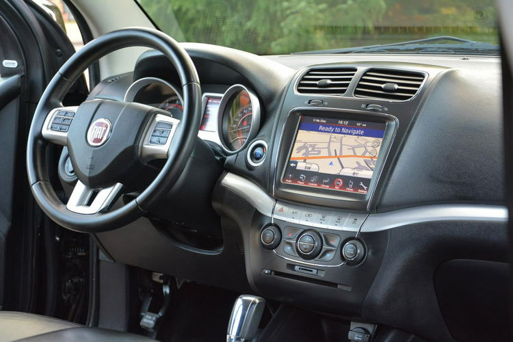 Fiat Freemont 2.0d(170KM)*Alpine*AWD*7-Foteli*Navi*Kamera*Keyless Go*Skóry*Alu 19" zdjęcie 6