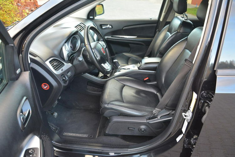 Fiat Freemont 2.0d(170KM)*Alpine*AWD*7-Foteli*Navi*Kamera*Keyless Go*Skóry*Alu 19" zdjęcie 7