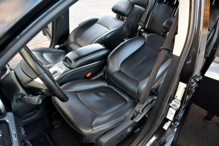Fiat Freemont 2.0d(170KM)*Alpine*AWD*7-Foteli*Navi*Kamera*Keyless Go*Skóry*Alu 19" zdjęcie 8
