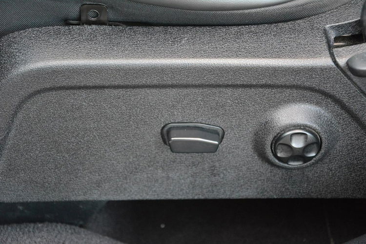 Fiat Freemont 2.0d(170KM)*Alpine*AWD*7-Foteli*Navi*Kamera*Keyless Go*Skóry*Alu 19" zdjęcie 9