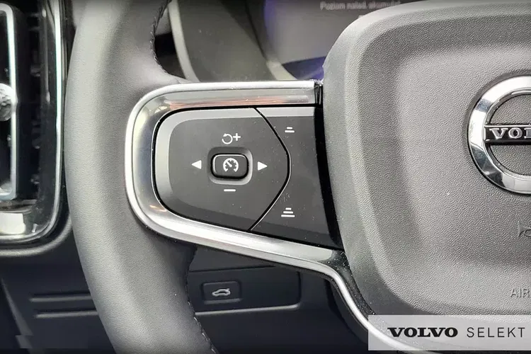 Volvo XC 40 zdjęcie 14