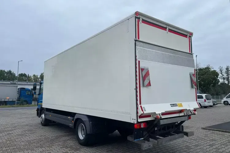 Mercedes ATEGO 1318 ŁADOWNOŚĆ 7 TON zdjęcie 2