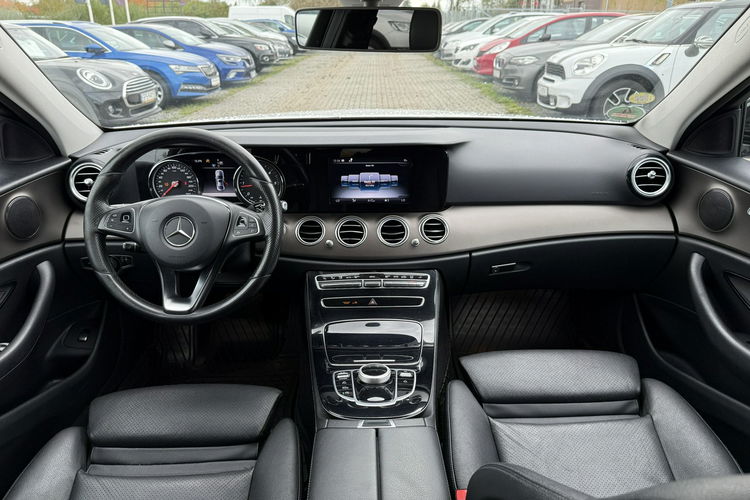 Mercedes E 200 2.0 CDI 150 Km 9G Tronic biała perła stan bdb zdjęcie 5