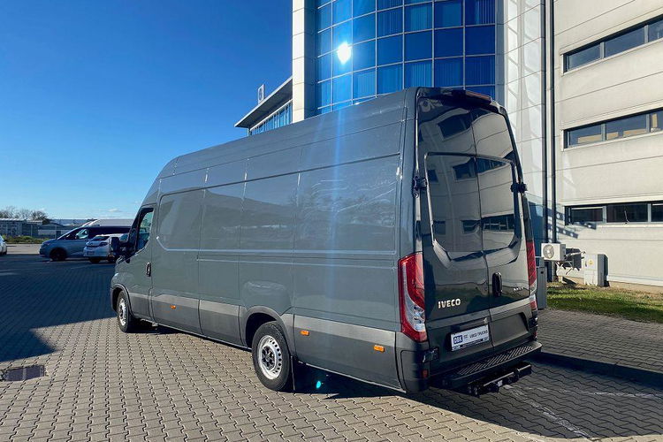 Iveco DAILY 35S18 zdjęcie 4