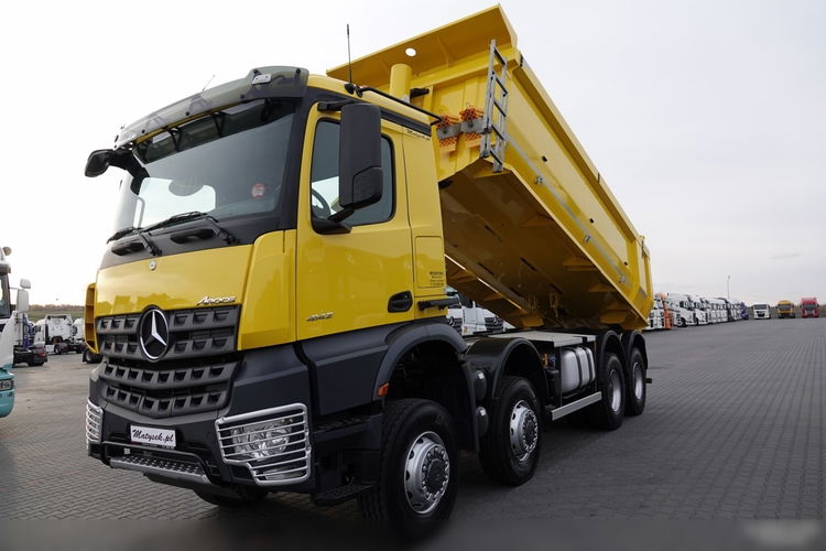 Mercedes -Benz AROCS 4142 / 8x8 / WYWROTKA TYLNOZSYP / 2018 ROK / AUTOMAT / OPONY 100% / EURO 6 zdjęcie 2