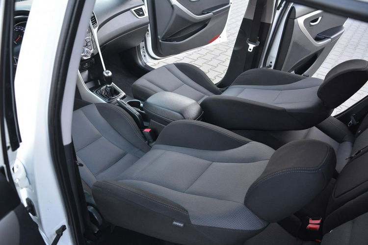 i30 Lift Ledy Parktronic Grzana kierownica ASO Hyundai zdjęcie 23