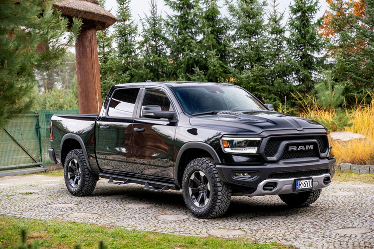 Dodge RAM 5.7L HEMI Crew Cab Rebel zdjęcie 1