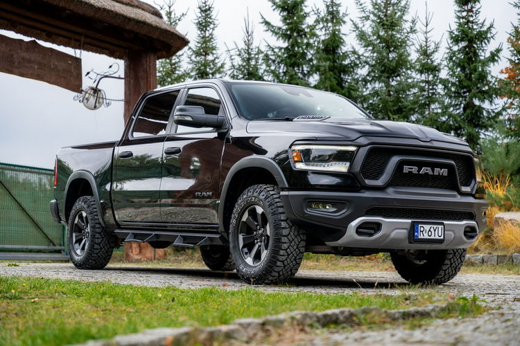 Dodge RAM 5.7L HEMI Crew Cab Rebel zdjęcie 13