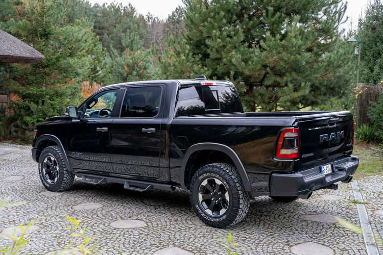 Dodge RAM 5.7L HEMI Crew Cab Rebel zdjęcie 2