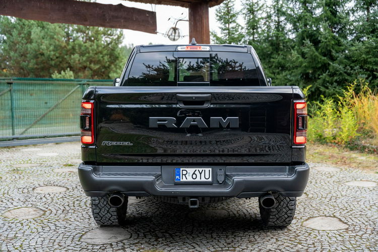 Dodge RAM 5.7L HEMI Crew Cab Rebel zdjęcie 51