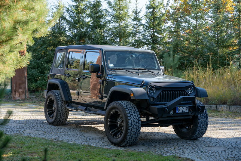 samochód osobowy Jeep zdjęcie 1