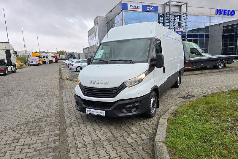 samochód dostawczy Iveco zdjęcie 1