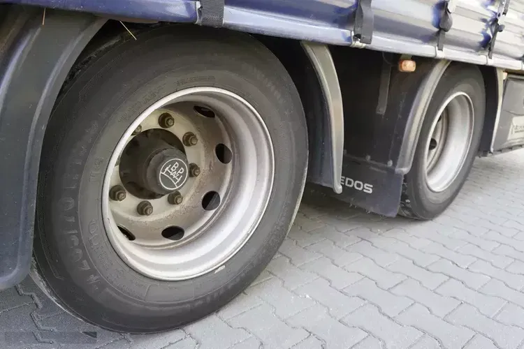 Przyczepa przejazdowa tandem Redos 1205 / 18t / rok 2022 / 19 palet zdjęcie 8