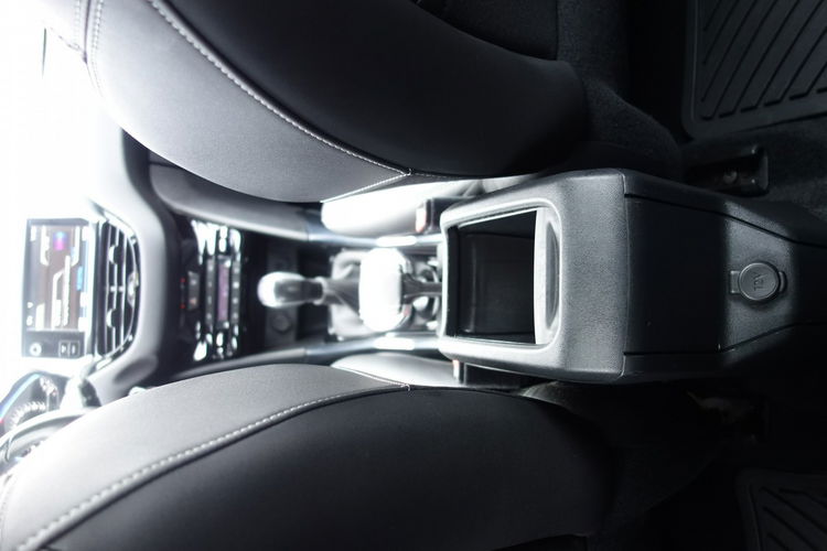 Peugeot 2008 1.6 VTi 120KM Navi Klimatronic Książka Serwisowa Hak Biała PERŁA zdjęcie 17