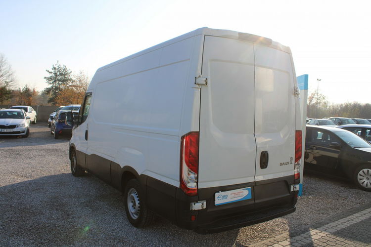 Iveco Daily 35S15 2.3 145HP F-Vat L2H2 zdjęcie 7