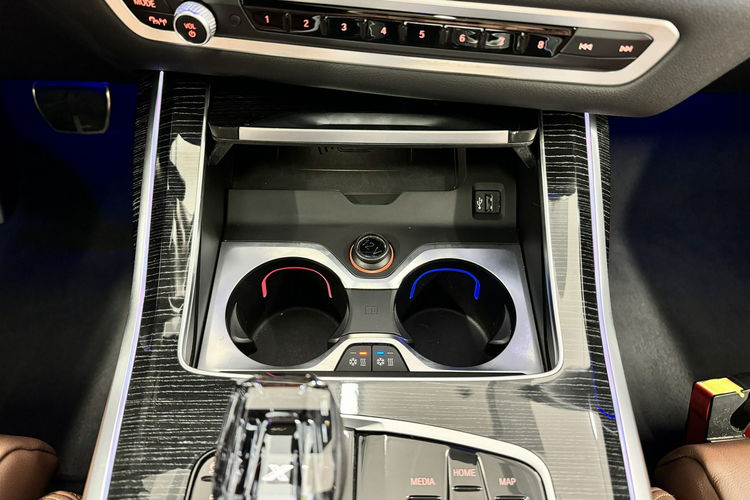 BMW X7 M50i MPakiet Lasery Hak Kamery 360 Head Up Harman Tempomat ACC Relingi zdjęcie 31