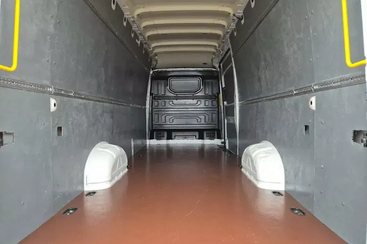 Volkswagen Crafter L4H3 MAXI 94999zł NETTO 2.0TDi/140KM zdjęcie 14