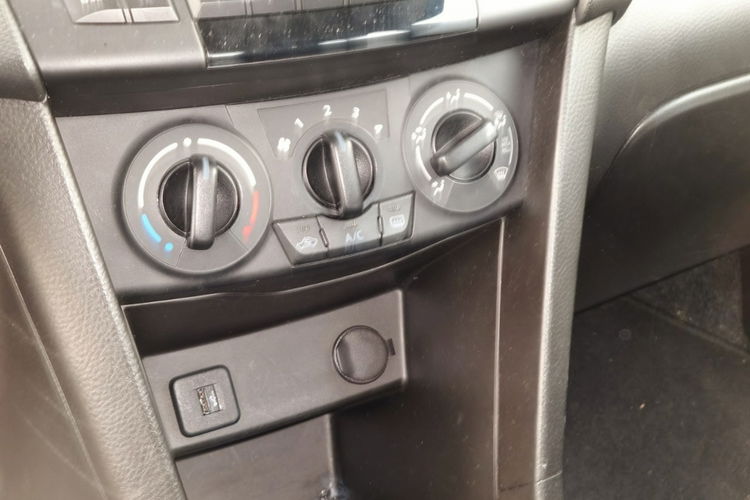 Suzuki Swift Alu Klima 4 x 4 zdjęcie 10