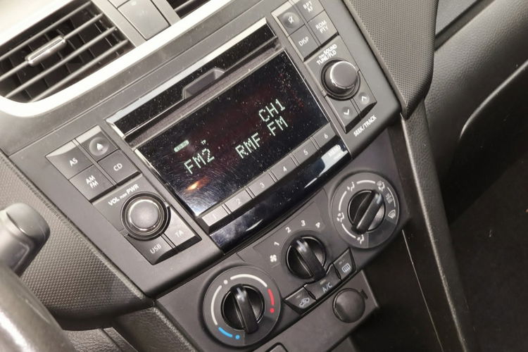 Suzuki Swift Alu Klima 4 x 4 zdjęcie 9