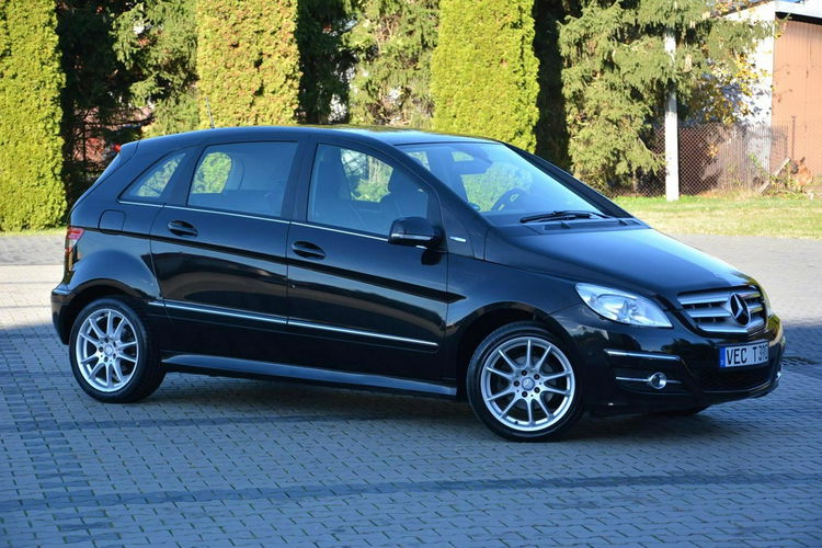 Mercedes B 180 Avantgarde Navi Skóry 2xPark Grzane fotele Alu 17 zdjęcie 10