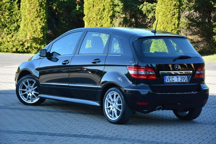 Mercedes B 180 Avantgarde Navi Skóry 2xPark Grzane fotele Alu 17 zdjęcie 6