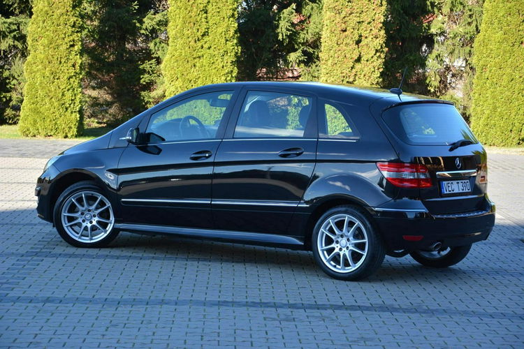 Mercedes B 180 Avantgarde Navi Skóry 2xPark Grzane fotele Alu 17 zdjęcie 7