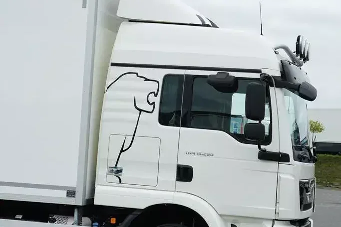 MAN TGM / 15.290 / EURO 6 / IZOTERMA + WINDA / 16 PALET zdjęcie 36