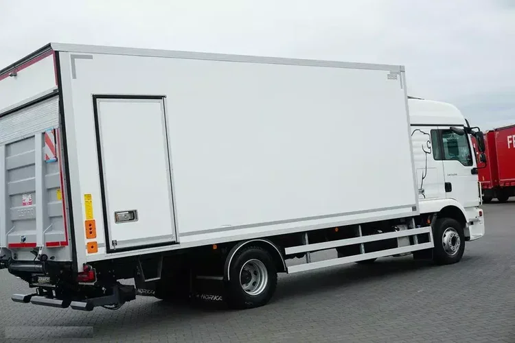 MAN TGM / 15.290 / EURO 6 / IZOTERMA + WINDA / 16 PALET zdjęcie 40