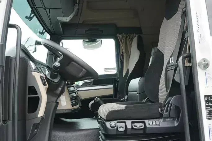 MAN TGM / 15.290 / EURO 6 / IZOTERMA + WINDA / 16 PALET zdjęcie 7