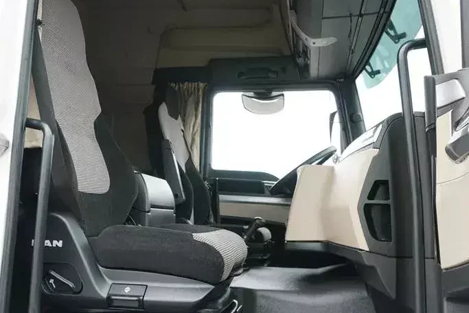 MAN TGM / 15.290 / EURO 6 / IZOTERMA + WINDA / 16 PALET zdjęcie 8