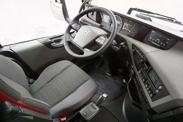 Volvo / FH / 460 ACC / EURO 6 / BDF / 7.15 , 7.45 M / MAŁY PRZEBIEG zdjęcie 13