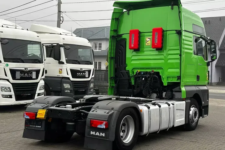 MAN TGX 18.460 XXL / E6 / ZBIORNIKI 2 X 710 L / STANDARD / AUTOMAT / RETARDER zdjęcie 2