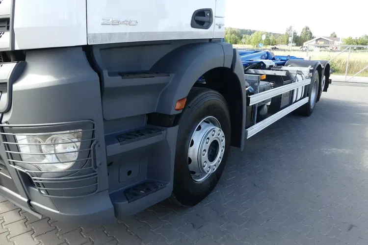 Mercedes ANTOS 2540 / 6x2 / HAKOWIEC 20t / EURO 6 / OŚ PODNOSZONA / zdjęcie 15