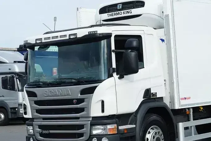 Scania / P 360 / EURO 6 / CHŁODNIA + WINDA / 23 PALETY / OŚ SKRĘTNA zdjęcie 22