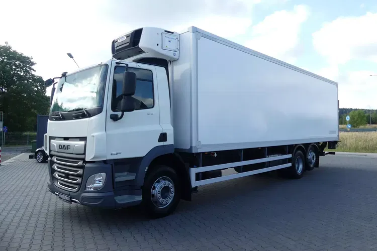 DAF CF 370 / 6x2 / CHŁODNIA 9.50 + WINDA / EURO 6 / zdjęcie 3