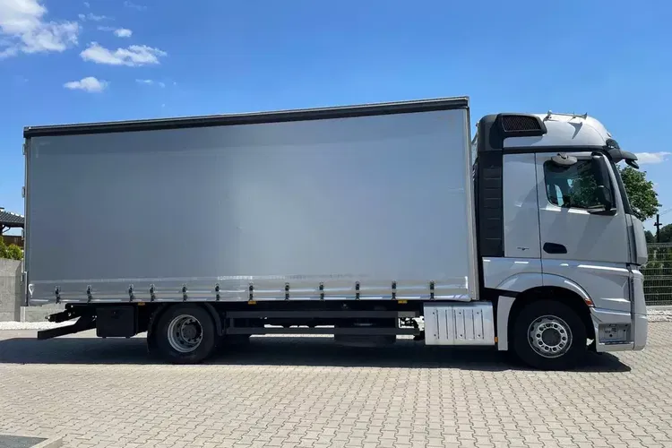 Mercedes ACTROS 1836 zdjęcie 8