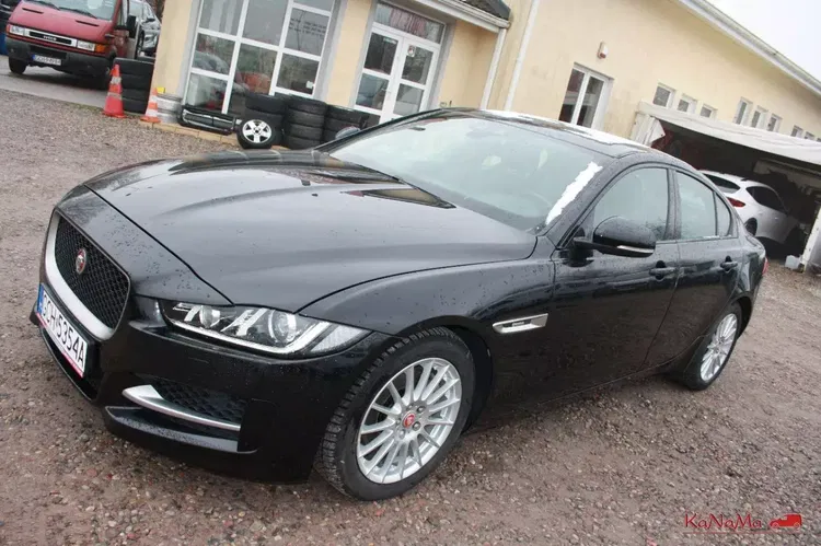 Jaguar xe zdjęcie 9