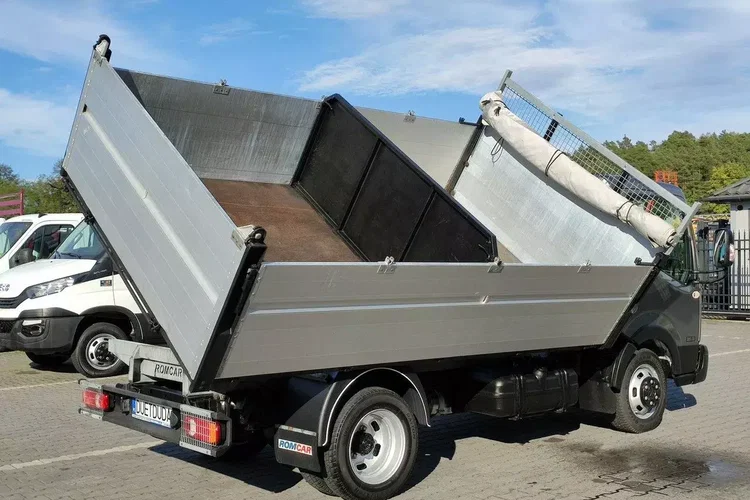 Nissan Cabstar zdjęcie 13