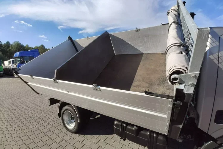 Nissan Cabstar zdjęcie 14