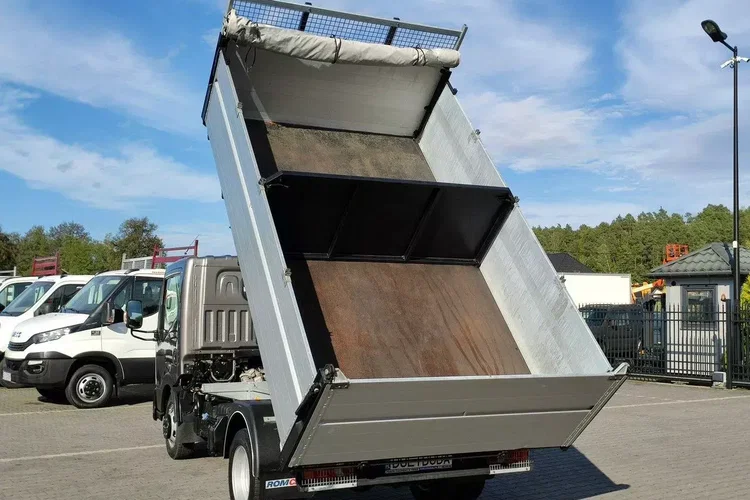 Nissan Cabstar zdjęcie 17