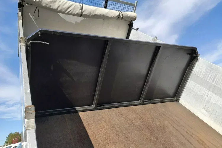 Nissan Cabstar zdjęcie 19