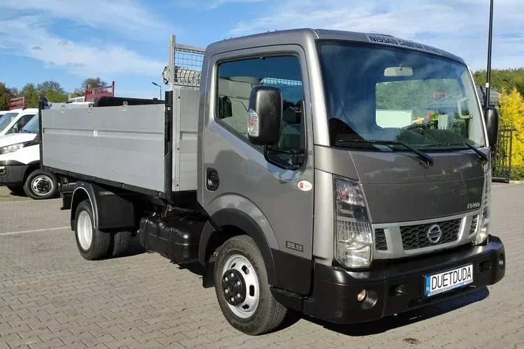 Nissan Cabstar zdjęcie 2