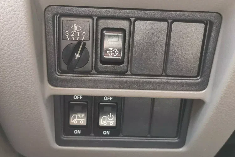 Nissan Cabstar zdjęcie 23