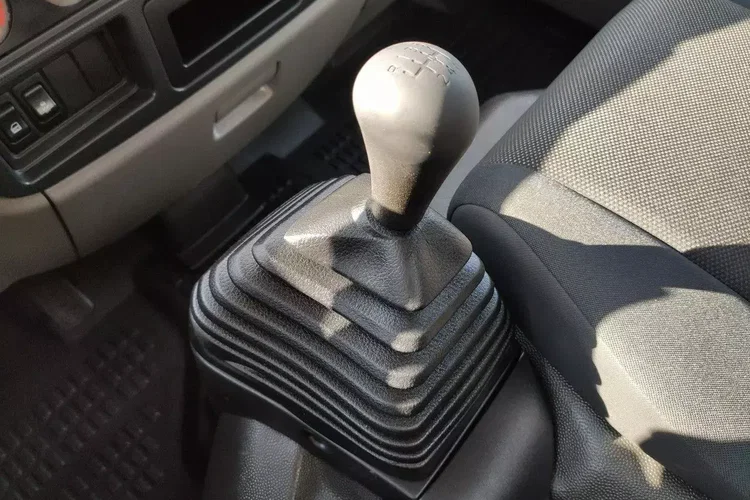 Nissan Cabstar zdjęcie 26