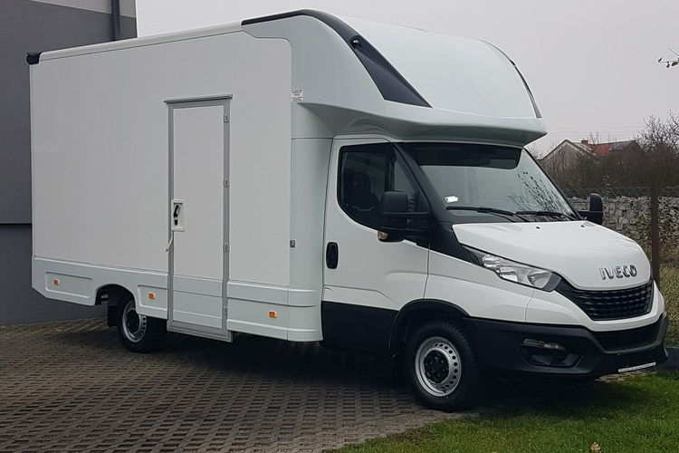 Iveco Daily KONTENER NISKOPODŁOGOWY 4.43x2.23x2.42 SKLEP FOODTRUCK KAMPER KLIMA zdjęcie 1