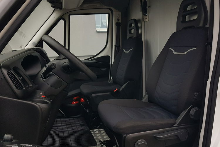 Iveco Daily KONTENER NISKOPODŁOGOWY 4.43x2.23x2.42 SKLEP FOODTRUCK KAMPER KLIMA zdjęcie 7